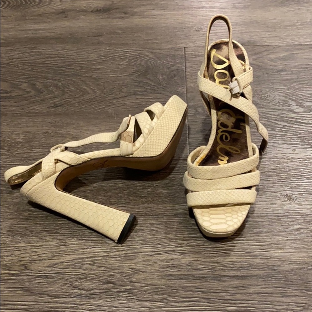 Sam Edelman 6 white platform pump 6